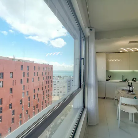 Bom Dia Parque Nacoes W Apartament