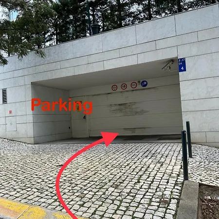 Bom Dia Parque Nacoes W * Лиссабон