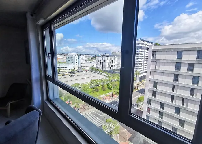 Bom Dia Parque Nacoes W * Lisbon