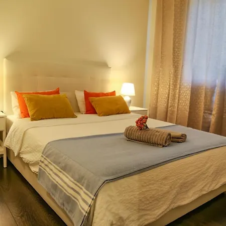 Bom Dia Parque Nacoes W * Лиссабон